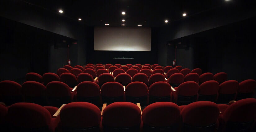 1 场景概述 和几年前不同,当你想看一场电影时,你不需要早早去电影院